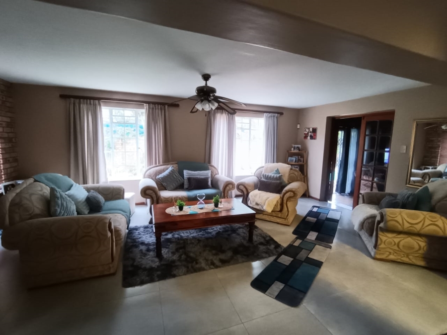 4 Bedroom Property for Sale in Roylglen Gardens Northern Cape